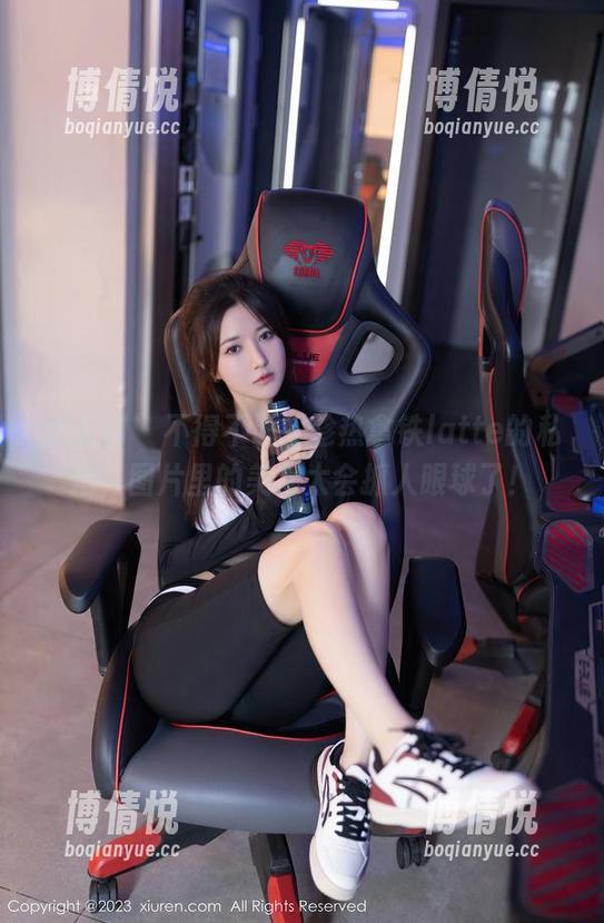 秀人网-趁热拿铁latte 秀人网 - 不得不说,趁热拿铁latte的私拍,图片里的美足太会抓人眼球了!
