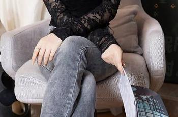 秀人网 – 还记得那种无忧？陈梵妮Fanny的少女图集分享带你回到那时。