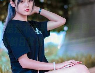 更新！秋楚楚不秃头的海边套图—卷发和浪花，你的日常海景照片已准备就绪！