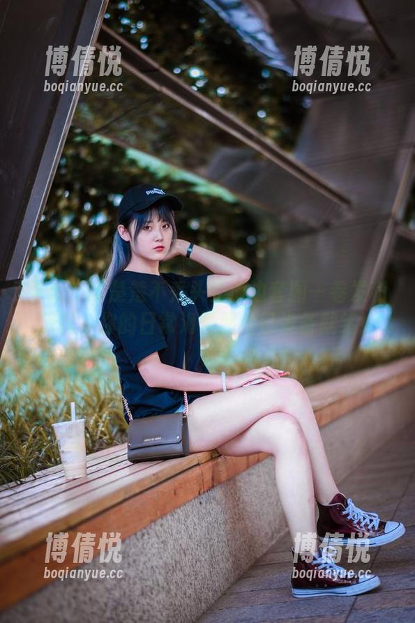 更新！秋楚楚不秃头的海边套图—卷发和浪花，你的日常海景照片已准备就绪！