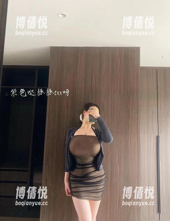 微密圈 - 在这儿，在线享受紫色哒豚豚的在线高清精选——第一部分，不一定会让你失望哦！