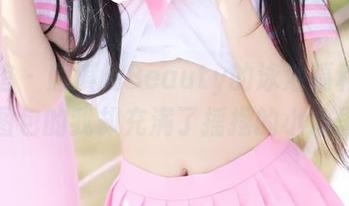 美媛馆 – 唐琪儿Beauty的泳池福利，拿着图包的我却充满了摇摆的小心思。