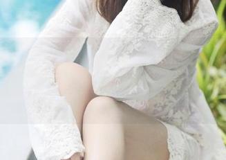 美媛馆 – 高清图库里千千万万的瞬间，而王馨瑶的妹妹们，总是在我视线边缘晃动。