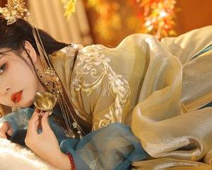 告别寒风，苏嫣嫣阿姨初冬美图合集给你暖到心里，心里默默咕哝你真会撩。