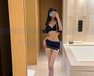 微密圈 – 看葛征穿泳装在水里，“淹没”了我的心，写真再给我点时间消化！