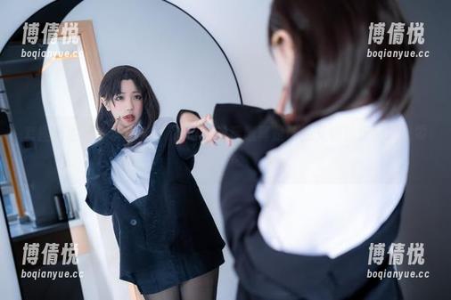 套图里的蓝小沂KiKi，运动的节奏感真是让我又想跑步又想吃零食…