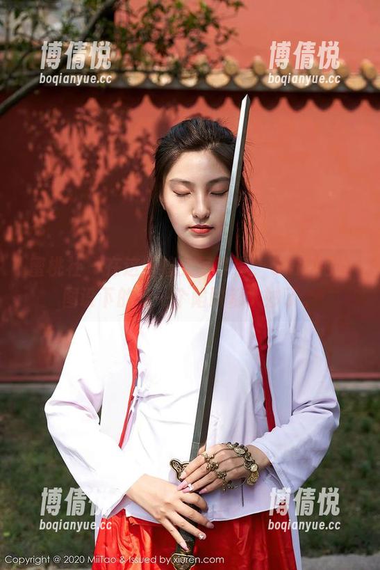 蜜桃社 - 在这些修女写真中，Suki用美图设下的每一个陷阱都太妙了。
