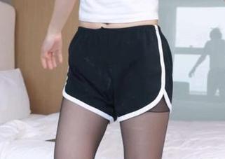 袜啵啵 – 芝士和她的薄肉丝：我说，这组写真为什么有种微妙的温度，图片里的情绪让我有点困惑。