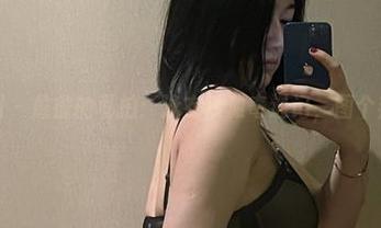 微密圈 – 詹詹的私拍：泳衣沙滩奇遇记，图个热闹！