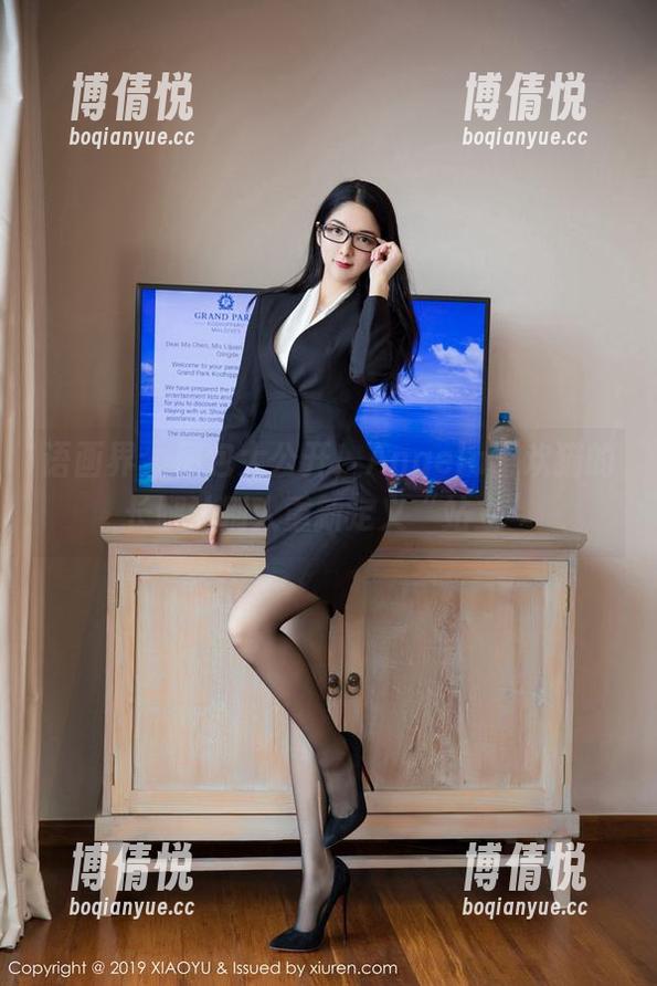 语画界 - 图包大公开！Angela喜欢猫的长腿让别人重新定义“站立”