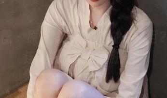 微密圈 – 原图精选：油亮的轩子巨2兔，连光线都想来凑热闹！