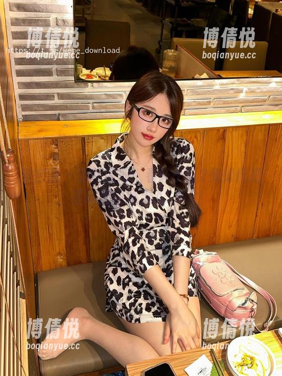 微密圈 - 最新图册：看轩子巨2兔如何把圣诞腔调融入ASMR！