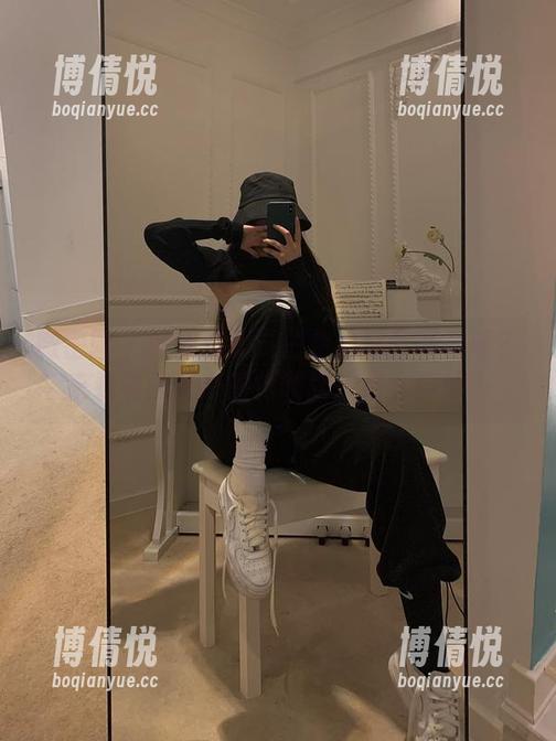 微密圈 - 谁还没见过白色吊带丝写真呢？来看看陈佩奇的特制版本吧，真妙…