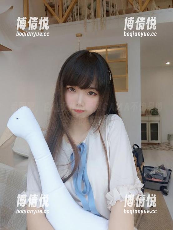 看图吧，白丝女仆的雪琪SAMA不愧是博主界的奇葩。
