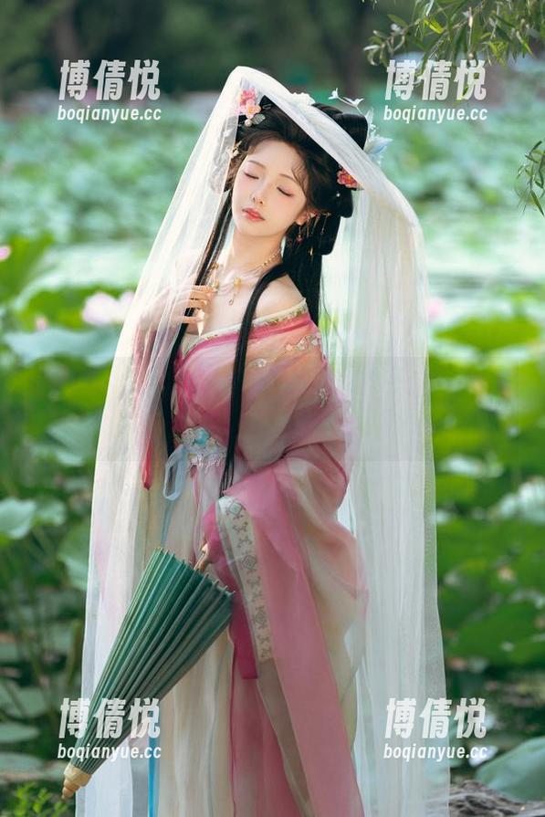 万圣节豪华套图，雯妹不讲道理这次玩得有点大!
