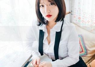 看！韩国孙乐乐在DJAWA的游泳课上是不是把身材练成鱼？
