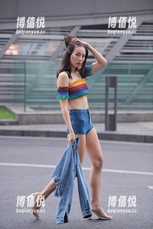 魔镜街拍 - 艾小青全新肉丝图包，超短裙引领疯狂风潮